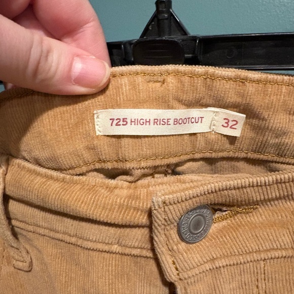 Levi’s 725 High Rise Bootcut Corduroy Pants - Picture 3 of 3